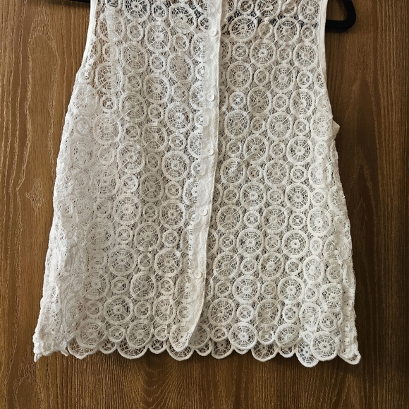 Ki-Line lace top, size medium, lace, and color white. - Picture 3 of 3
